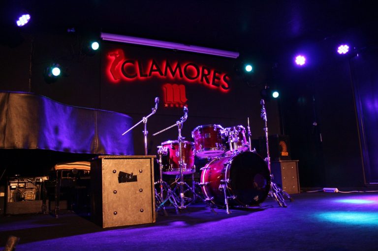 INSTALACION Y PROGRAMACION SALA CLAMORES DE MADRID SOUNDPLUSEVENTS